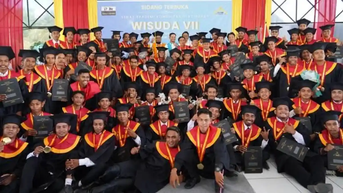 Beasiswa Sumbawa Timur Mining Dukung Mahasiswa Dompu Raih Berbagai Prestasi