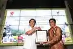 Pencatatan Perdana Saham PT Industri Jamu dan Farmasi Sido Muncu
