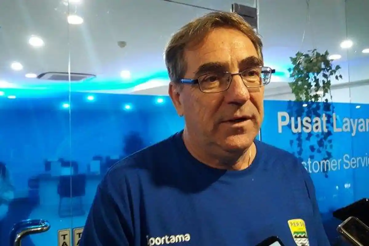 Banyak Orbitkan Pemain Muda, Robert Alberts Hati-hati dengan Pemain Persib