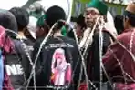 Pendukung Habib Bahar bin Smith Kawal Sidang Vonis