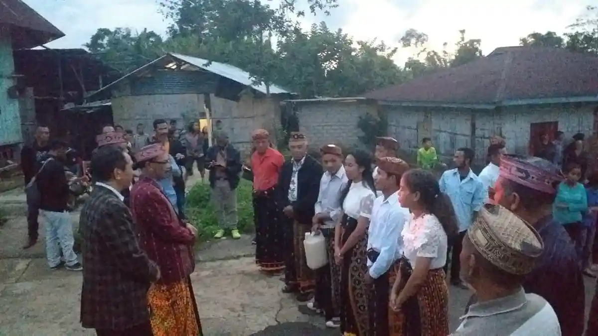 Hadiri Acara Natal & Tahun Baru Bersama di Wae Mbeleng, Wabup Madur : Kalian Luar Biasa.