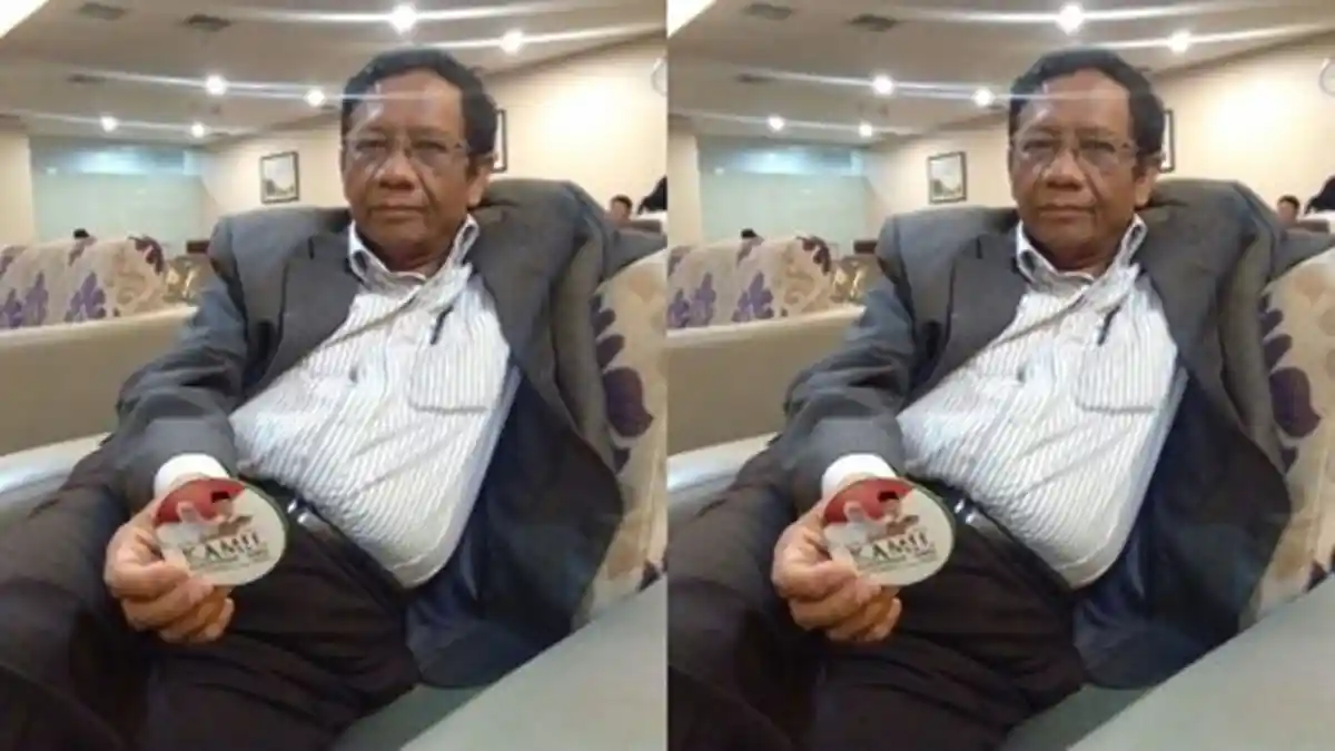 Fotonya Diviralkan untuk Kampanye Pilgub Jatim, Mahfud MD Tertawa, Begini Asal Mulanya. . .
