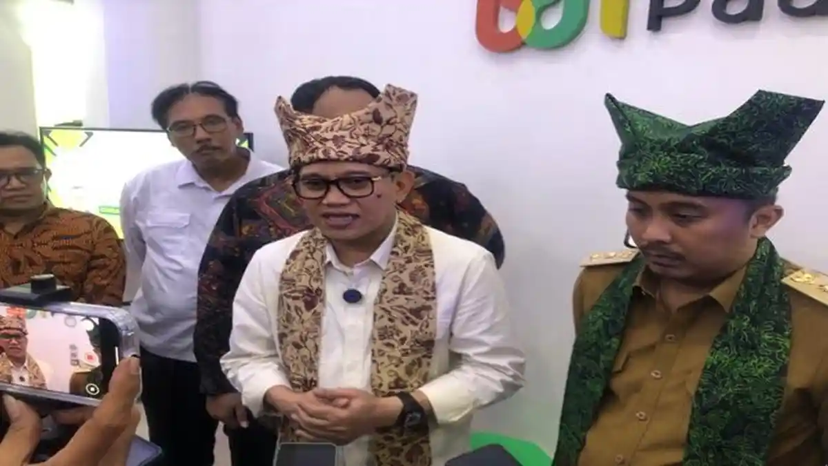 Menteri P2MI Tinjau Politeknik ATI Padang, Dorong Lulusan Bekerja ke Luar Negeri