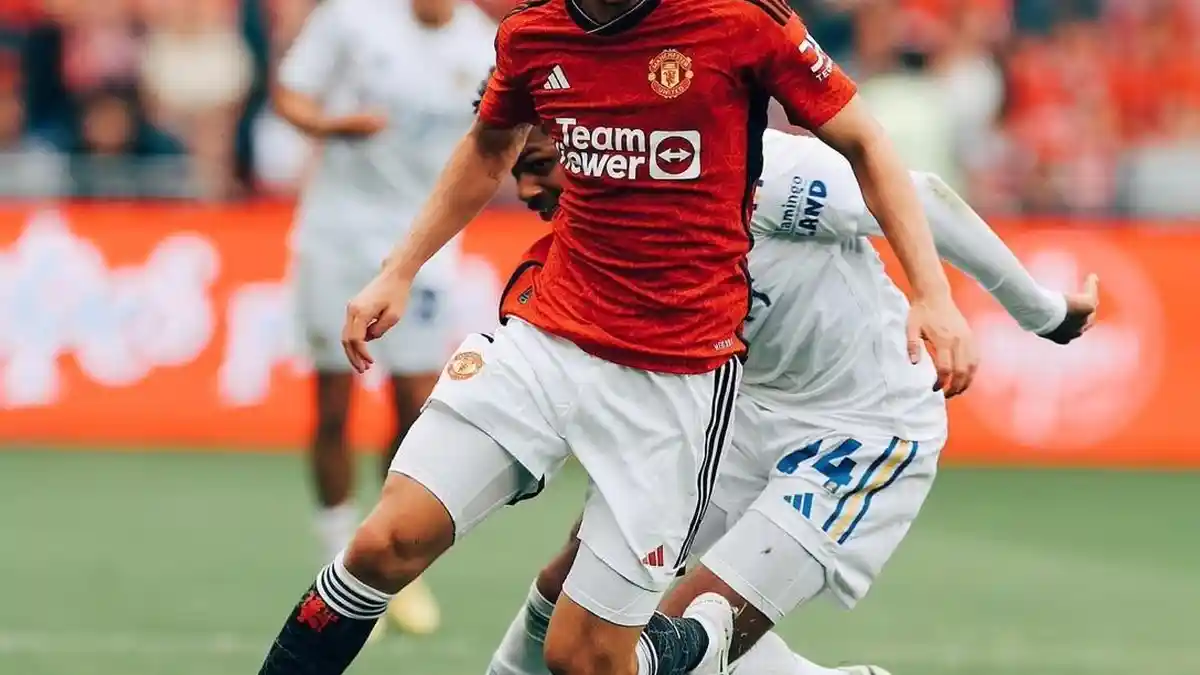 BERITA Manchester United: Capai Kesepakatan dengan Sofyan Ambrabat, Kini Hanya Fokus Buru Penyerang