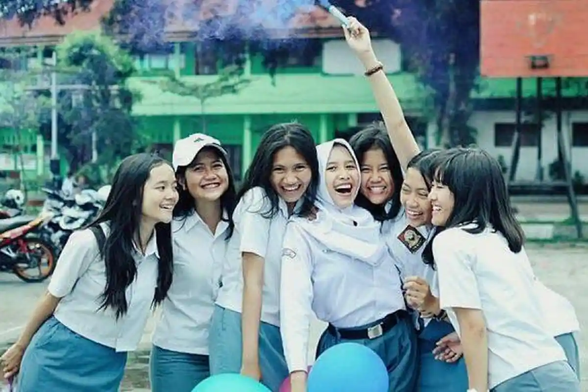 7 Pekerjaan Cocok Bagi Tamatan SMA, Gaji Besar, Jenjang Karir dan Bisa Sambil Kuliah