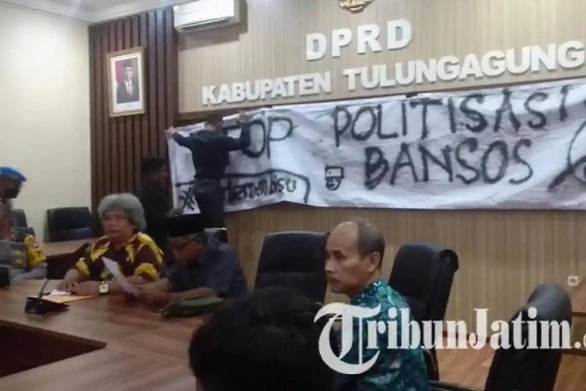 Datangi DPRD Tulungagung, HMI Tagih Hasil Aspirasi Tolak Kenaikan Harga BBM: Stop Politisasi Bansos