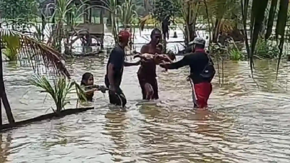 Sempat Tenggelam Dibawa Banjir 30 Menit, Bocah 3 Tahun di Aceh Timur Berhasil Diselamatkan Ayahnya