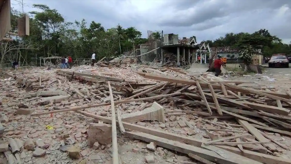 Cerita Dahsyatnya Ledakan di Blitar, Dentuman Terdengar hingga Kediri, Dikria Warga Gunung Meletus