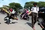 Aksi Teatrikal Hardiknas di Makassar