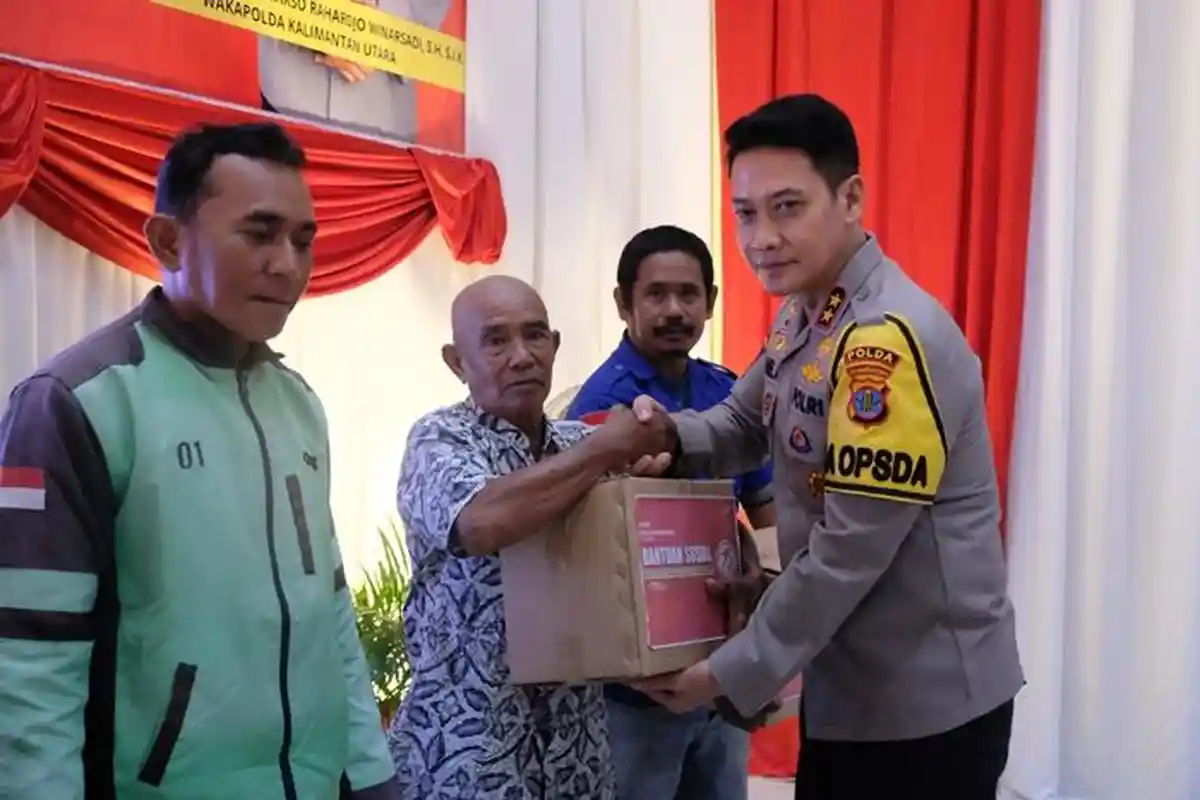 Sambut HUT Bhayangkara 2024, Polda Kaltara Bagikan 8.000 Paket Bansos ke Masyarakat