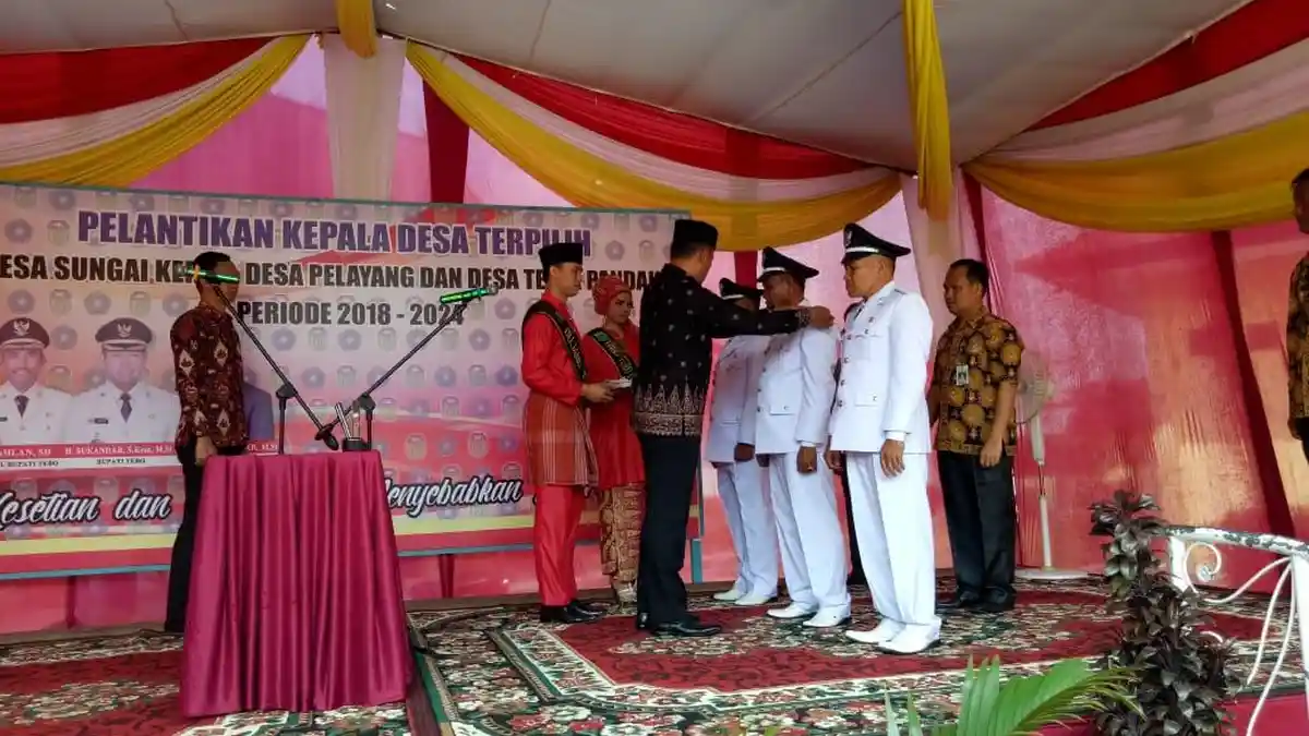 Lantik Kades, Ini Pesan Bupati Sukandar Kepada Kades Terpilih