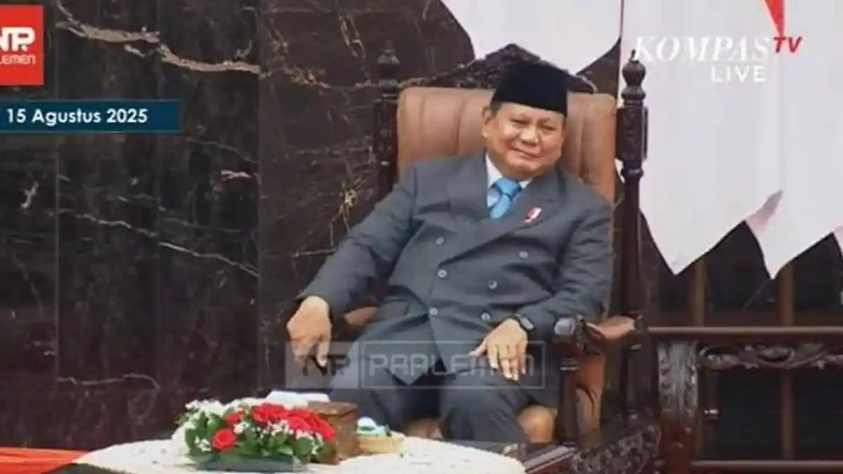 Presiden Prabowo Tersenyum Tipis saat Ketua MPR Singgung MBG dan Danantara dalam Pantun