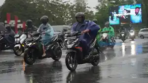 hujan-deras-pada-Rabu-4-Februari-2026-pagi-Berikut-prakiraan-cuaca-Kalbar.jpg