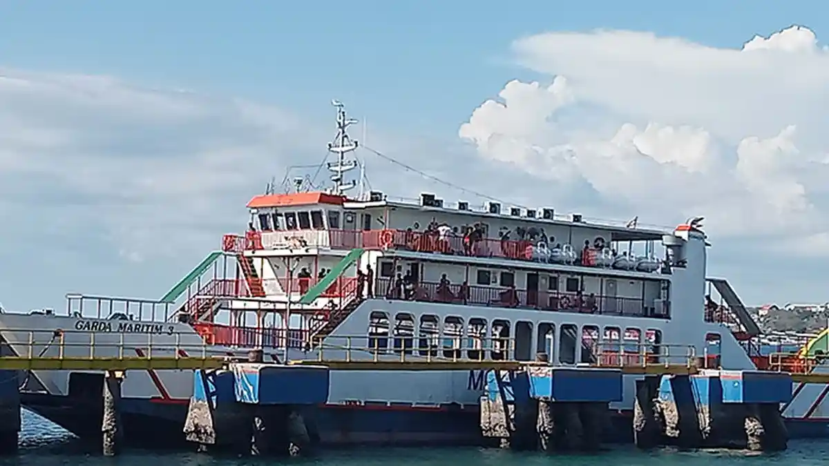 NTT Dilanda Angin Kencang,Kapal Feri ke Larantuka dan Rote  Ditunda