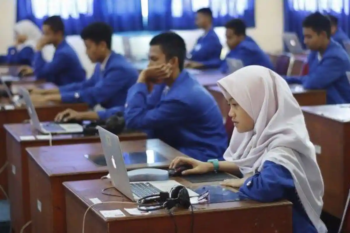 Wacana UTBK SBMPTN Dimajukan November Ditanggapi Sekolah, Tuai Kontra, Kurikulum Bakal Belum Tuntas