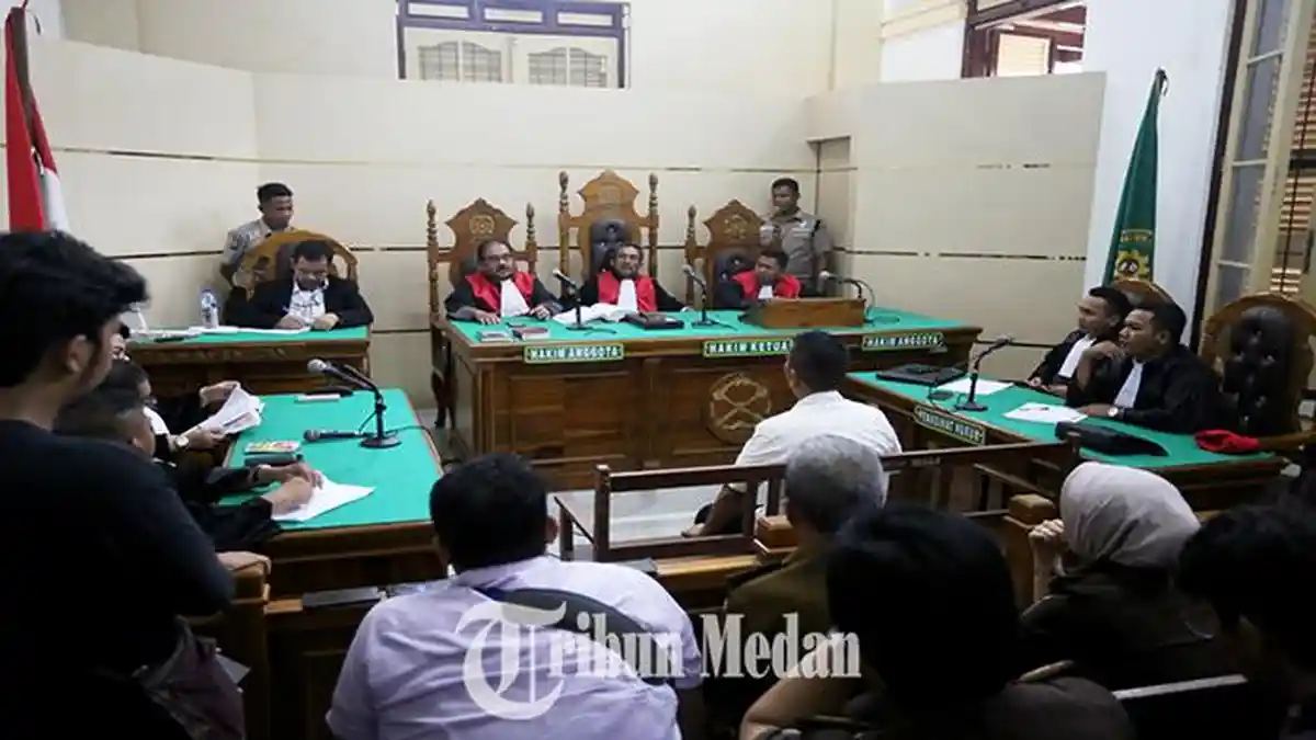 Berita Foto: Ngaku Tertekan Mental, AKBP Achiruddin Hasibuan 'Ngamuk' di Sidang, Tuding BAP Diakali - 04092023_MENJAWAB-PERTANYAAN_ABDAN-SYAKURO-3.jpg