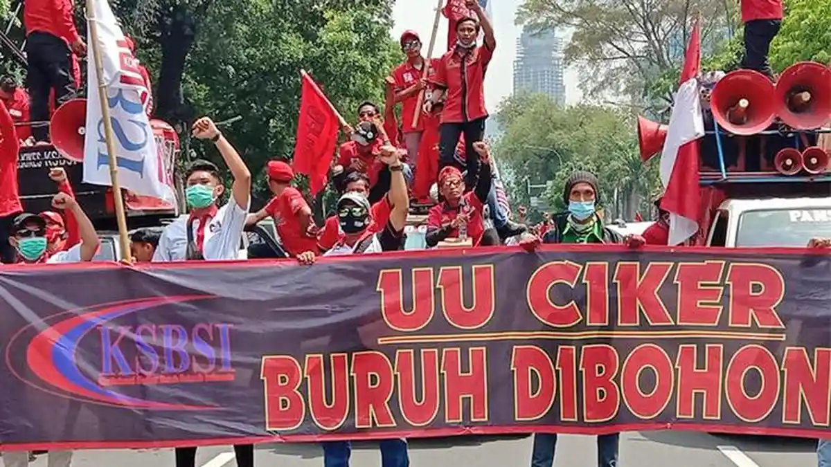 Ketidakyakinan Buruh Atas Lapangan Kerja Baru dan Klaim Respon Positif Dunia Terhadap UU Cipta Kerja