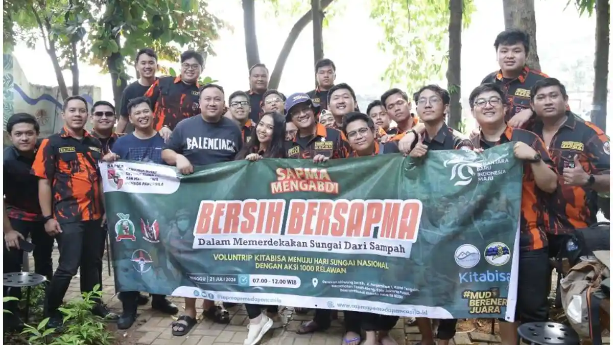 Sapma PP Kembali Adakan Bersihkan Sampah di Sungai Ciliwung