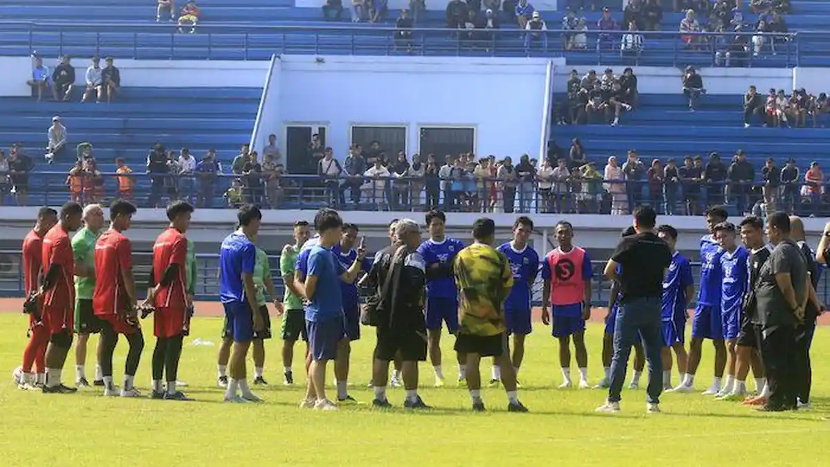Sosok Gelandang Serba Bisa Label Eropa Beri Kode Tipis untuk Persib Bandung, Pangeran Biru Minat?