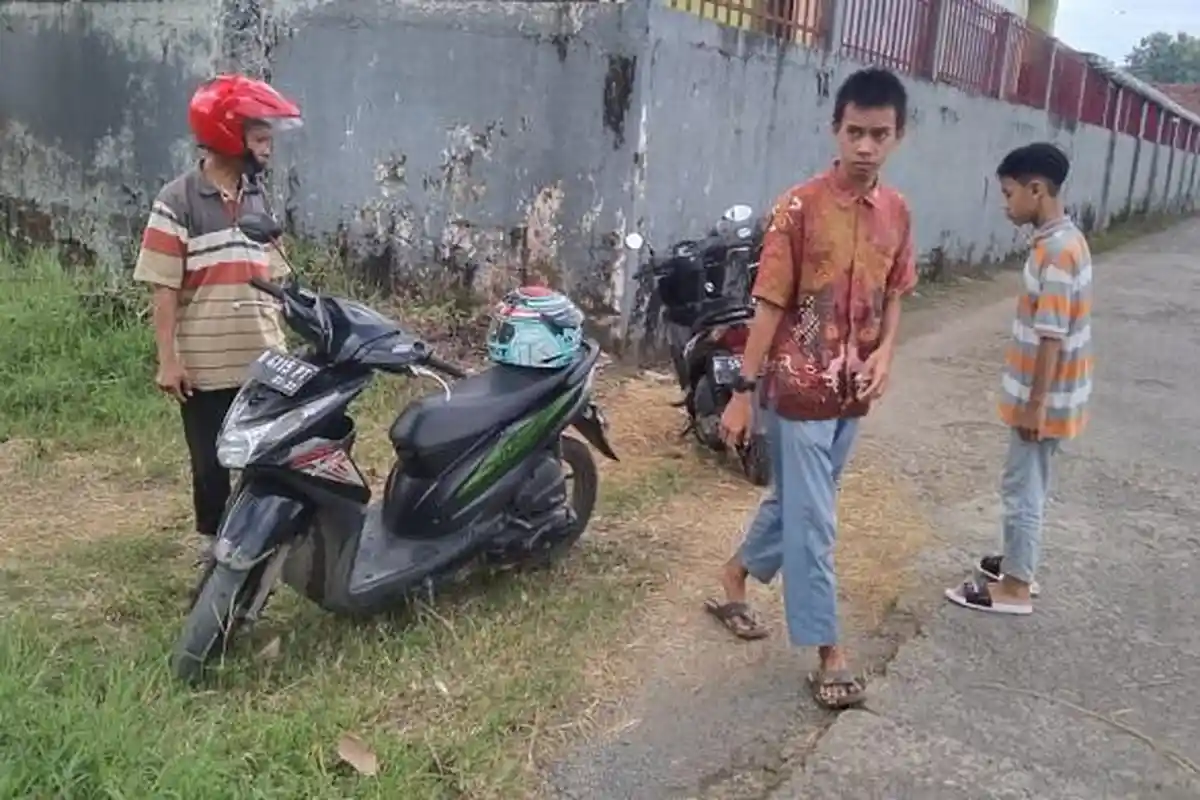 Antar Orang Tak Dikenal, Pelajar di Banyuma Dibegal di Belakang SMPN 1 Kremanjen. Motor Vario Raib