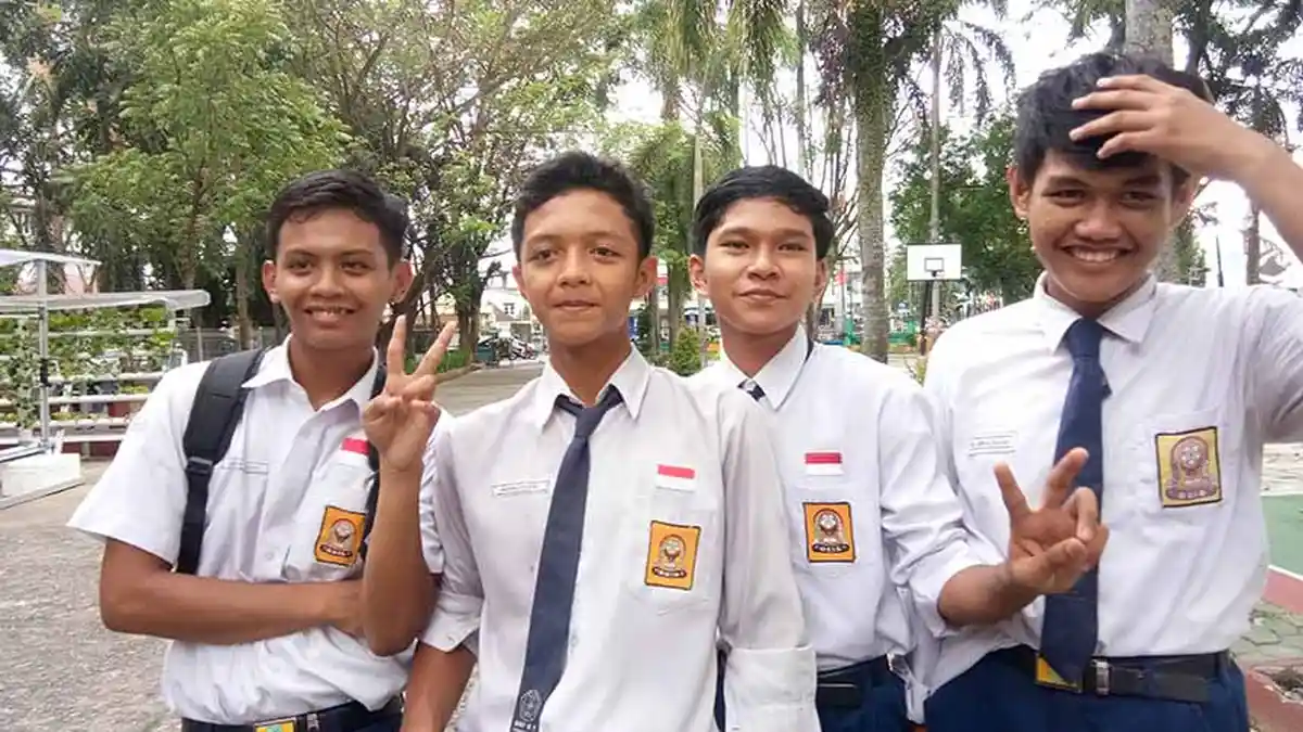 TRIBUNWIKI: Daftar Sekolah Menengah Pertama Negeri di Kecamatan Bunut Hulu