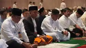 Zainudin-Amali-salat-Ied-bersama-para-pemain-timnas-U-22-Indonesi.jpg