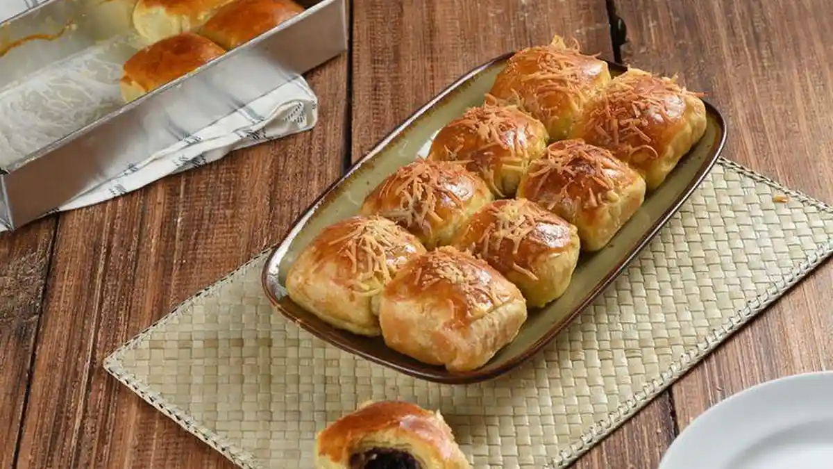 Resep Bolen Pisang Gurih Berlapis Puff Pastry Cokelat dan Keju, Cemilan di Hari Weekendmu