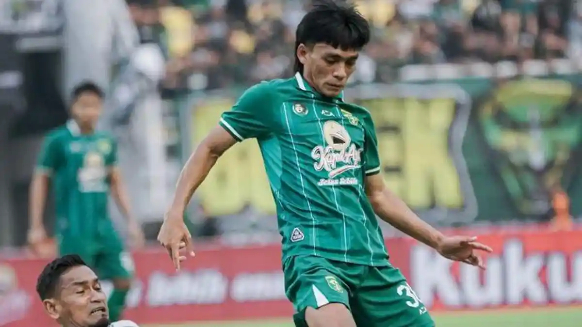 Pemain Baru Persebaya Surabaya, Ripal Wahyudi Akui Merinding Saat ...