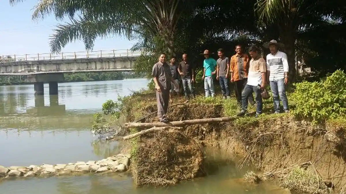Erosi Krueng Nagan Ancam Gerus Jembatan Langkak dan Amblaskan 300 Meter Tanah Warga