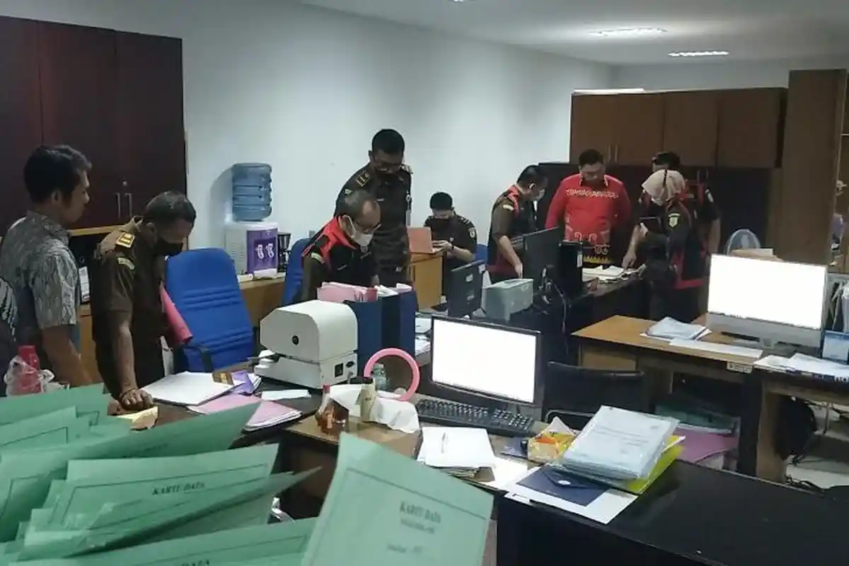 Kejati Geledah Kantor BPPRD 2 Jam, Sita Dokumen Retribusi Pajak DLH Bandar Lampung