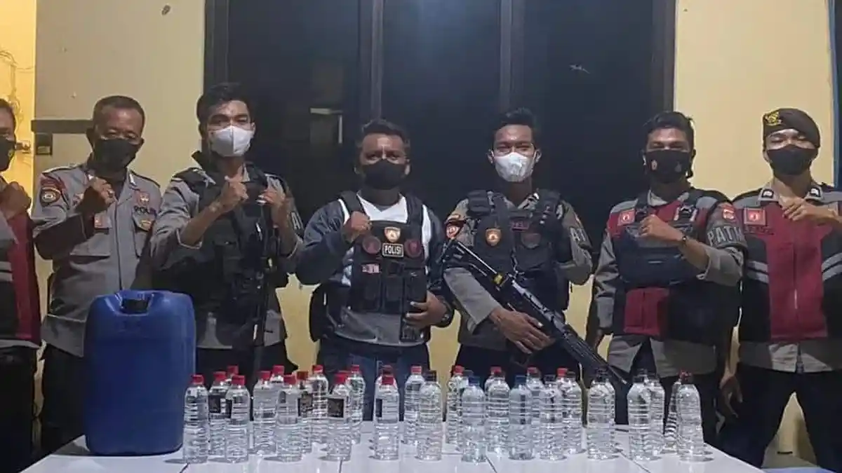 Tiga Emak-Emak di Kota Bima Kedapatan Jual Miras
