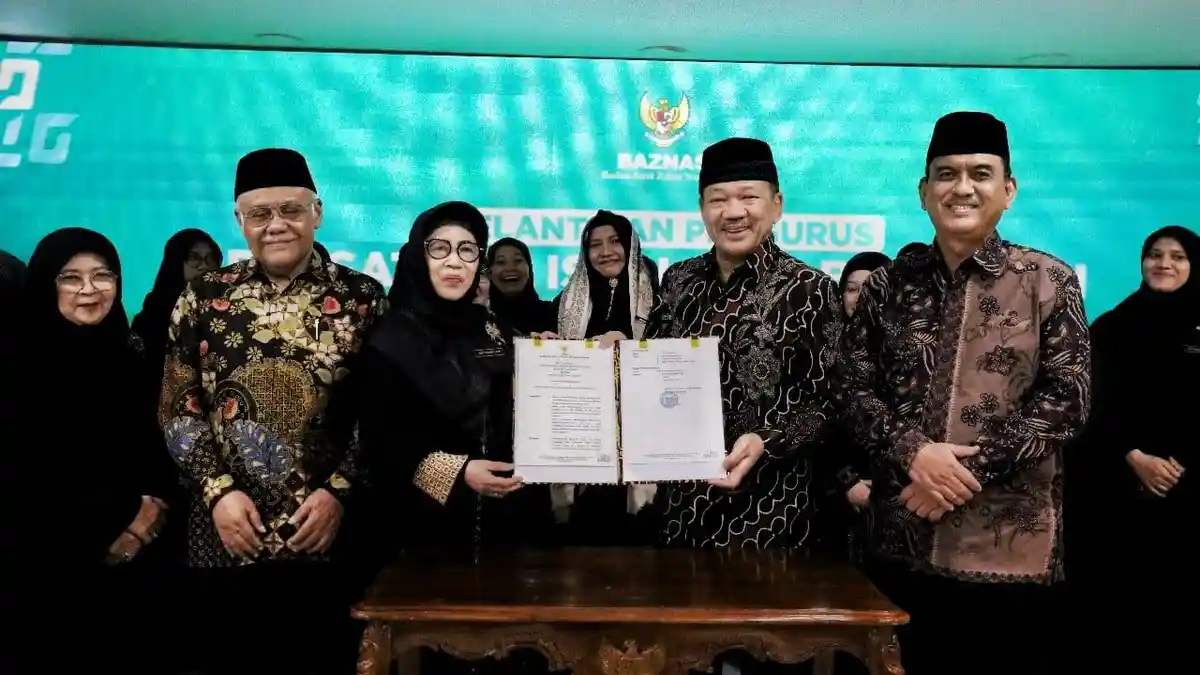 BAZNAS Kukuhkan Persatuan Istri Amil untuk Jadi Agen Perubahan Positif ...