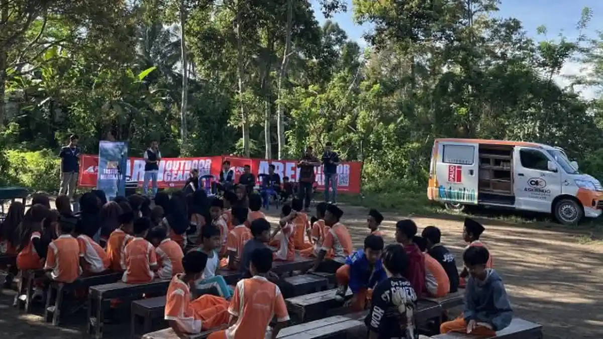 PDAM Lombok Tengah dan Tastura Mengajar Dorong Penguatan Literasi dan Bagikan Tas Sekolah