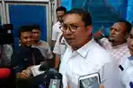 fadli-zon-saat-ditenui-awak-media-di-rutan-cipinang-jatinegara-jakarta-timu.jpg