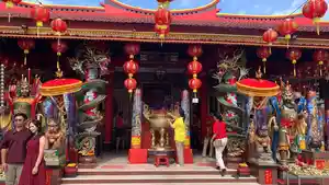Ribuan-Umat-Silih-Berganti-Rayakan-Imlek-2577-di-Vihara-Dharmayana-Kuta-Bali.jpg