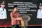 Bupati-Mojokerto-Muhammad-Al-Barra-launching-120-Koperasi-Merah-Putih.jpg