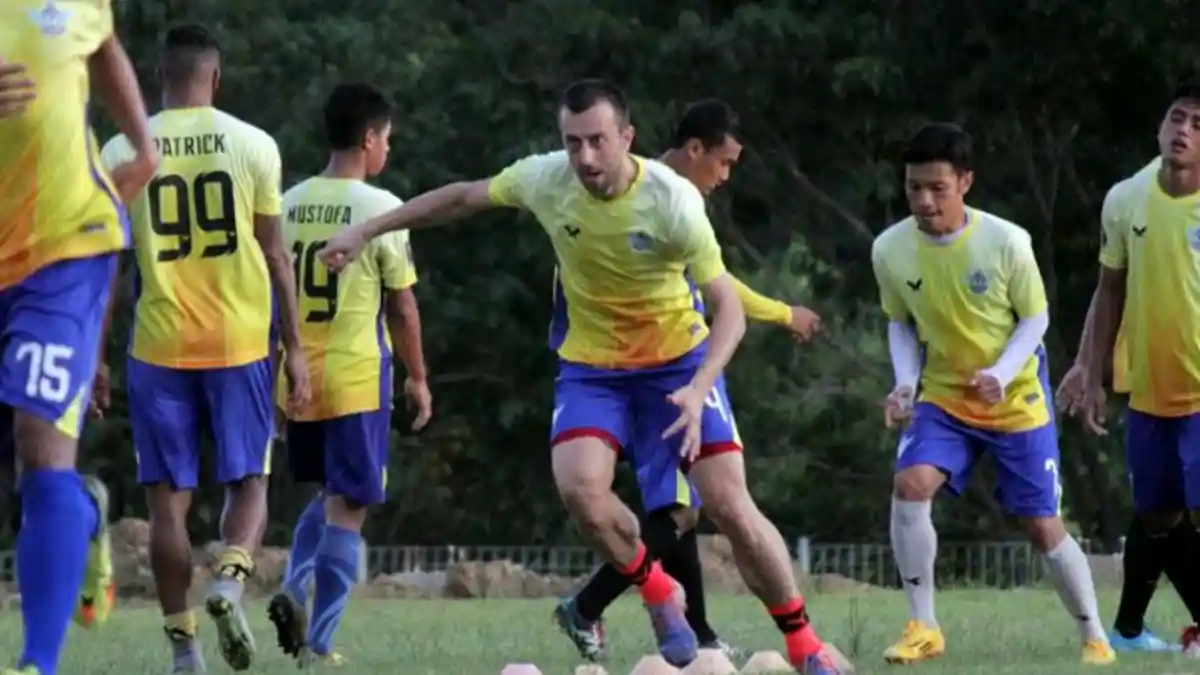 Persegres Didenda Rp 20 Juta Karena Dapat 5 Kartu Kuning di Satu Pertandingan