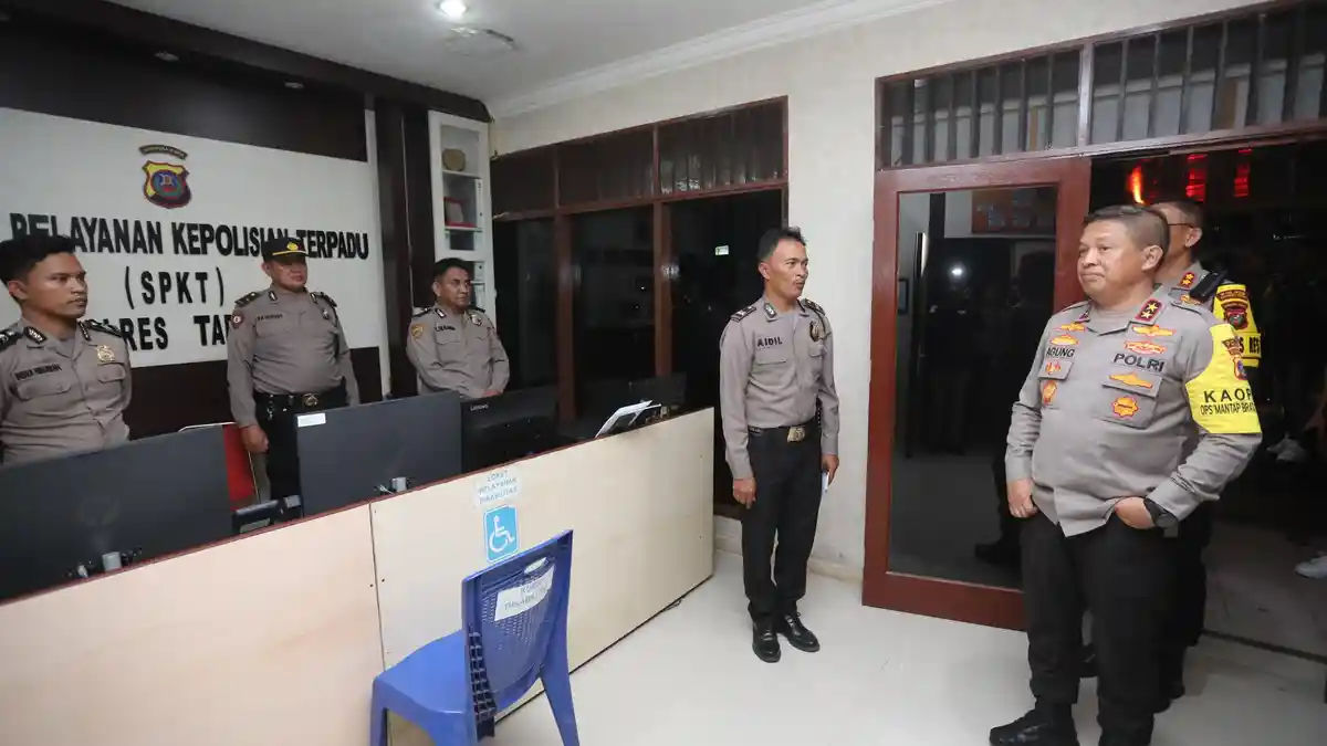 Tinjau SPKT Polres Taput, Kapolda Sumut: Berikan Solusi Setiap Masalah dari Masyarakat yang Datang