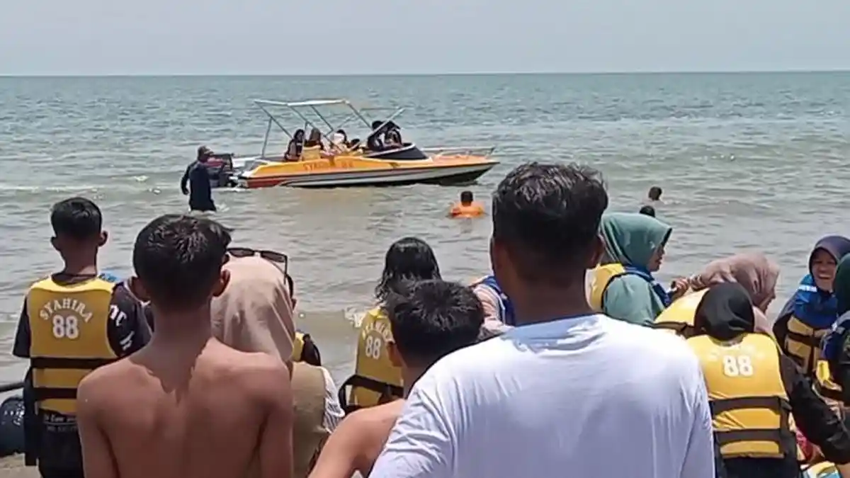 Motor Gokai dan Speed Boat Menambah Serunya Berwisata di Pantai Ujong Seukee