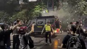 Raisa-bubarkan-mass-demo-semarang.jpg