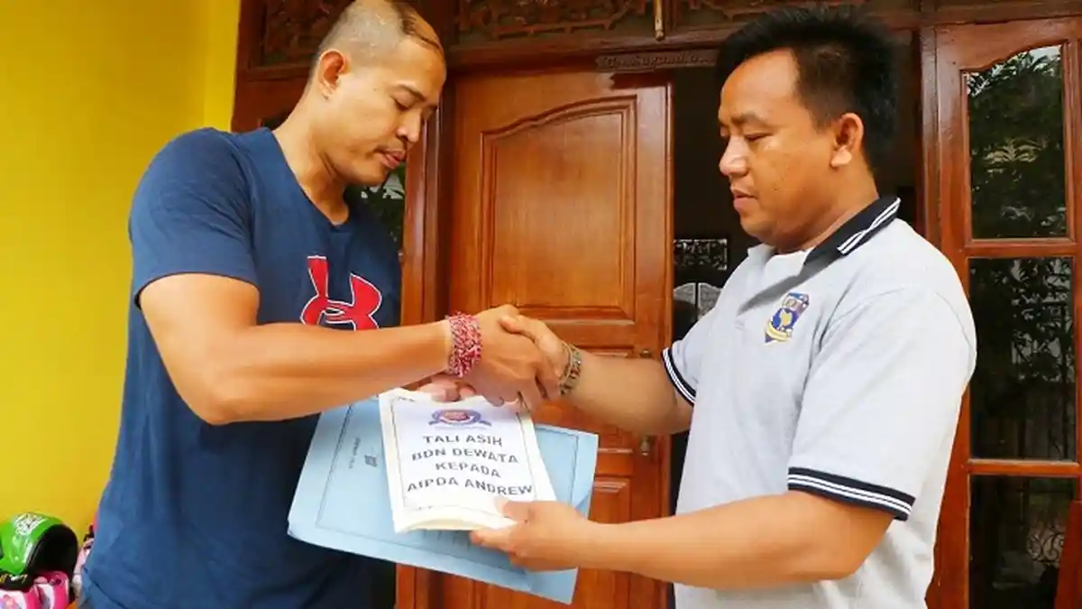 BDN Dewata Beri Tali Kasih pada Aipda Andrew, Anggota Polri yang Kehilangan Satu Kaki Saat Bertugas 