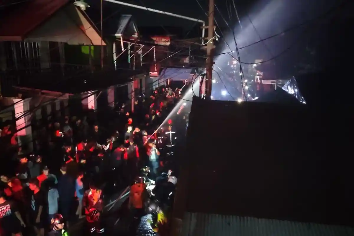 Berawal dari Lampu Kelap-kelip, 3 Rumah di Loa Janan Ilir Samarinda Ludes Terbakar