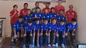 raden-isnanta-lepas-timnas-pelajar-blispi-indonesia-u-12-ke-turnamen-binzhou-town-cup-2023-china.jpg