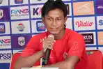 Kapten-tim-Arema-FC-Johan-Alfarizi-saat-sesi-jumpa-pers-sebelum-laga-Rans-Nusantara-vs-Arema-FC.jpg