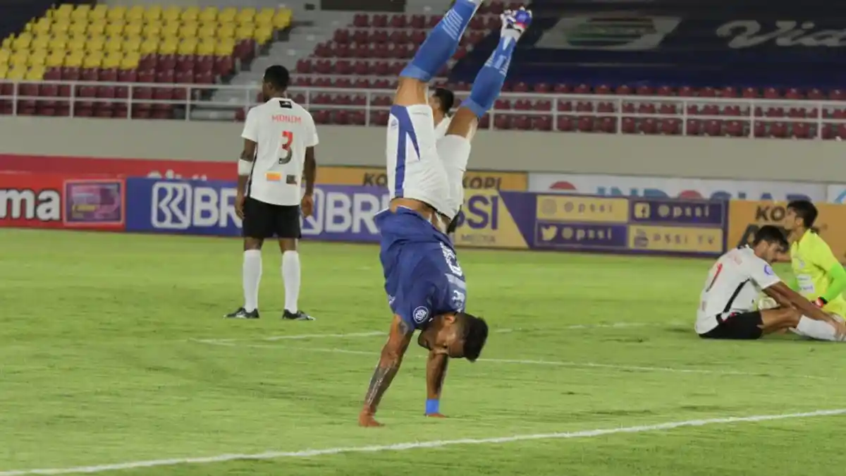 Bahagianya Robert Alberts Lihat Duo Striker Asing Persib Kembali Moncer