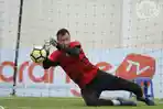 Salah Jatuh pada Sesi Latihan, Kiper Arema FC ini Mengaku Sudah Membaik