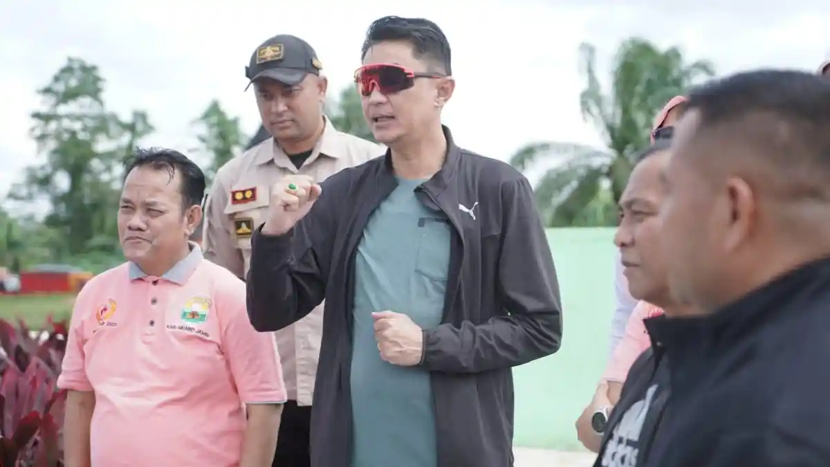 PJ Bupati Muaro Jambi Bachyuni Lepas Pemain yang Ikut Gubernur Cup, Targetkan Juara