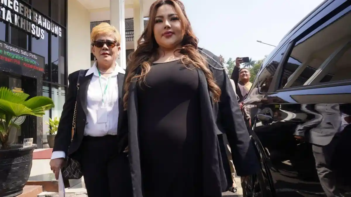 Digugat Ridwan Kamil Rp 105 M, Lisa Mariana Tak Gentar, Tantang RK Muncul