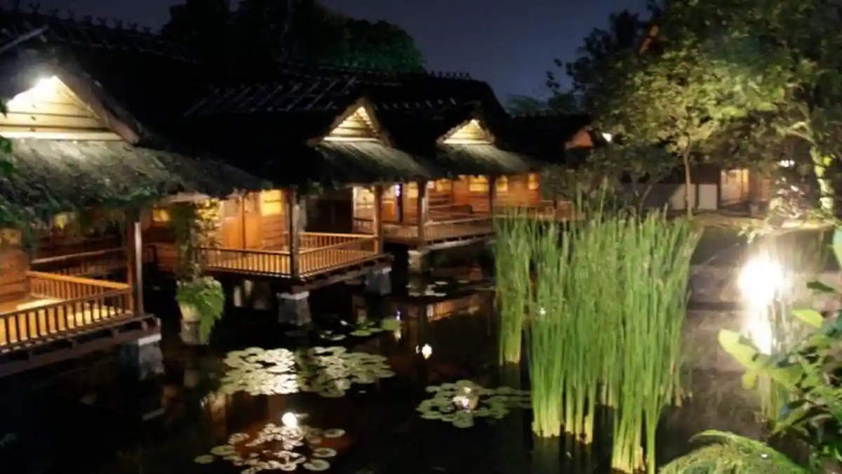 Kampung Sumber Alam Resort 'Garden of Water' di Garut yang Eksotis