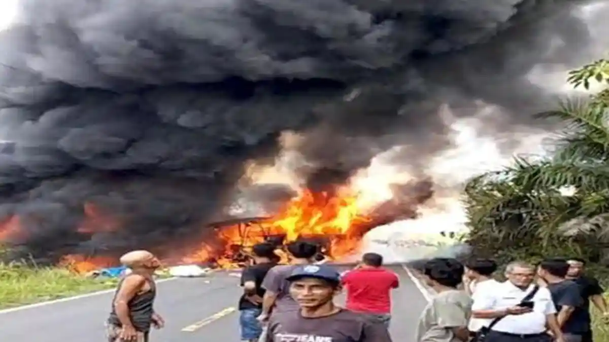 KECELAKAAN Bus ALS, 16 Orang Meninggal Dunia, Terbakar Usai Tabrakan dengan Mobil Tangki Angut BBM
